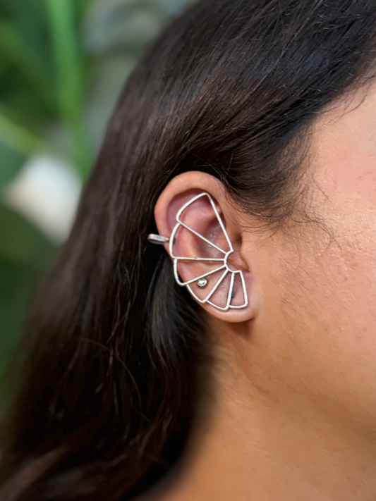 Noor Arc Oxidised Earcuff