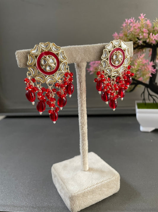 आरुषि कुंदन इयररिंग्स