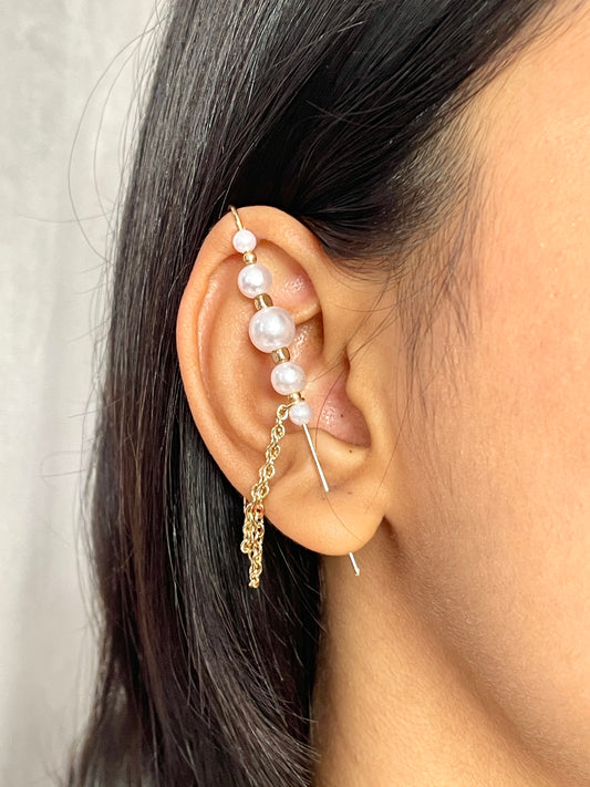 Elara Pearl Chain Earcuff