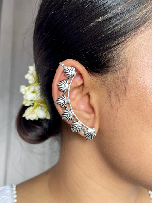Manmohini Oxidised Earcuff
