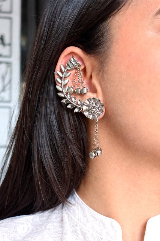 Noorvati Leaf Oxidised Earcuff