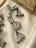 Noorvati Leaf Oxidised Earcuff