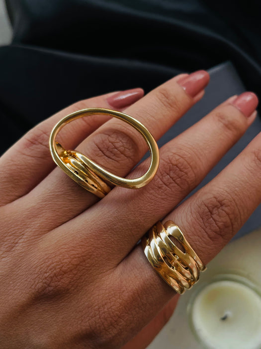 The Classic With A Twist Ring Set