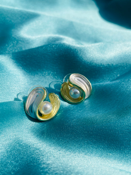 Pearly Shell Earrings