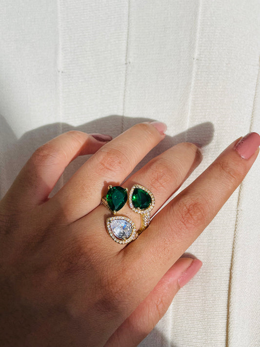 चमकदार रत्न अंगूठी