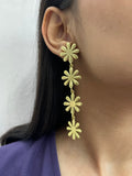 गार्डेनिया गोल्ड ड्रॉप इयररिंग्स