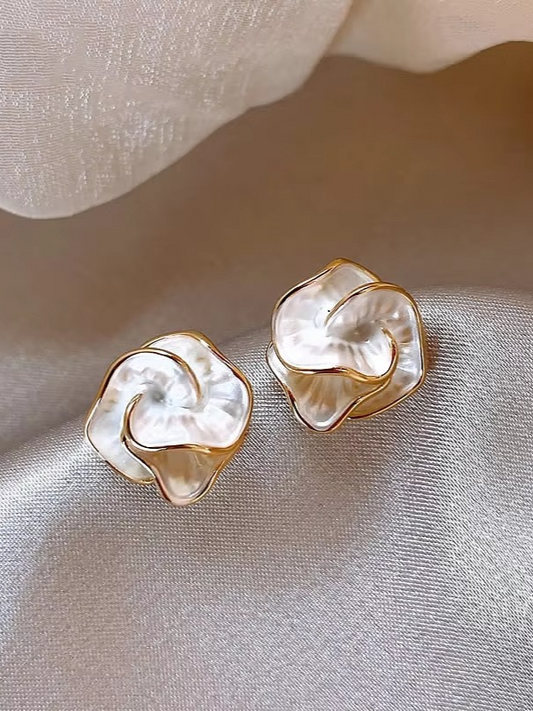 Silky Pearl Stud Earrings