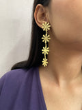 गार्डेनिया गोल्ड ड्रॉप इयररिंग्स