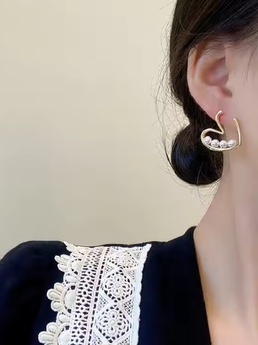 Date Night Heart Pearl Earrings