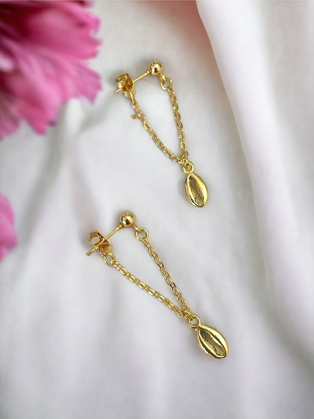 Seashell Minimal Earrings