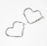 मनमोहक हार्ट हूप इयररिंग्स