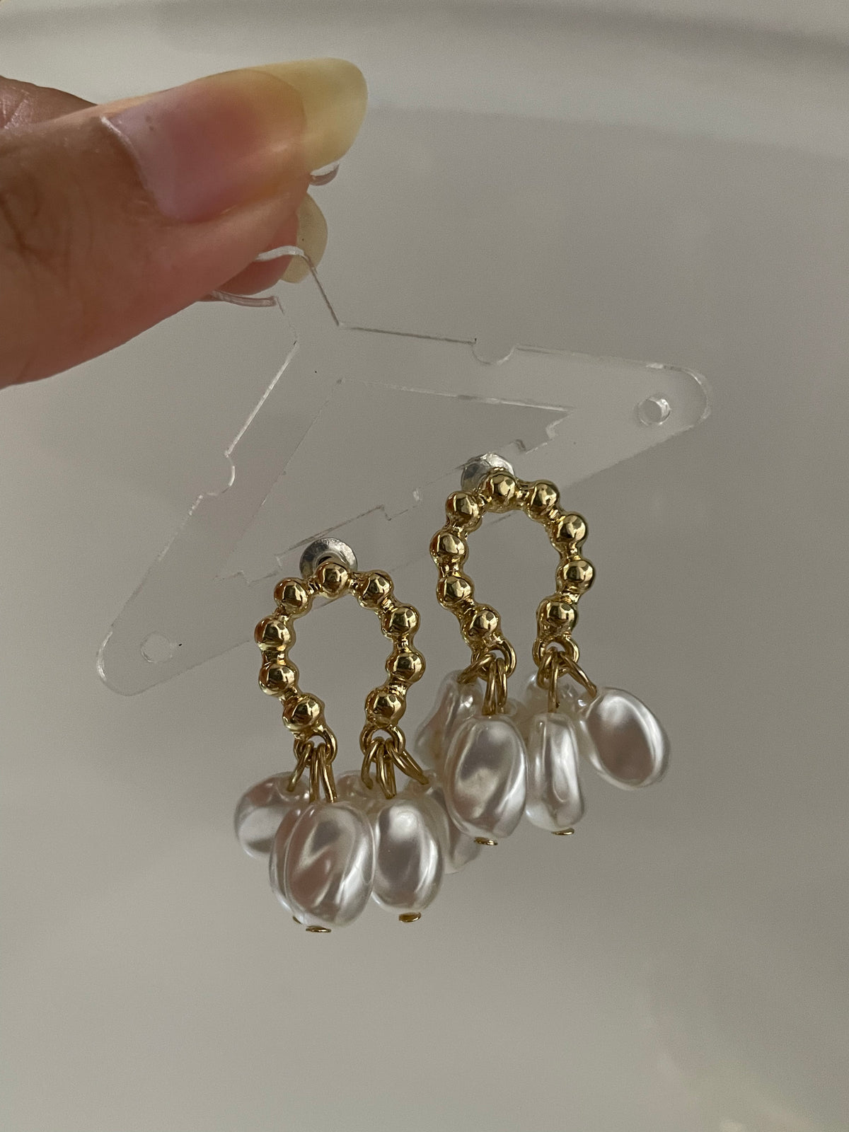 एंजेलिक मोती बालियां