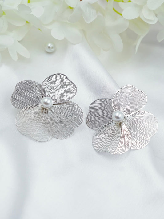 लुमी पर्ल इयररिंग्स