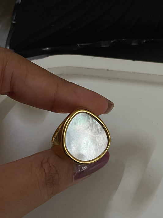 Goldfinch Glimmer Ring