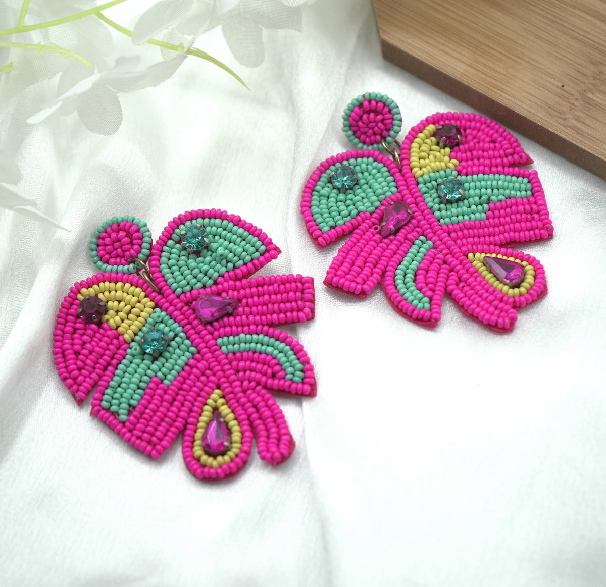 बीची लीफ इयररिंग्स