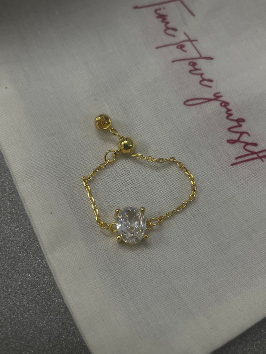 Lira Oval Chain Ring