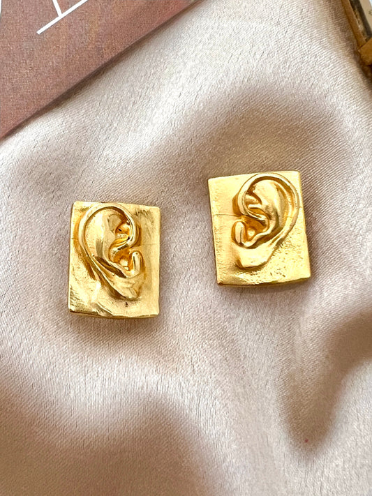 Whisper In Gold Earcuff