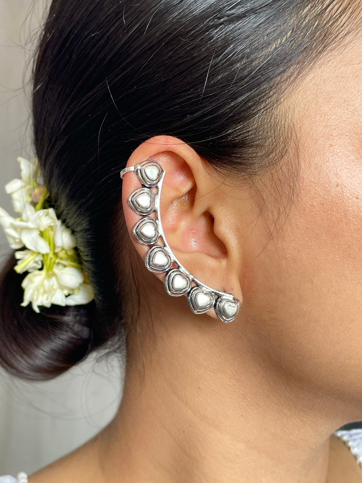Dilraaz Oxidised Earcuff